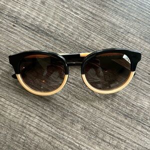 Women’s Tory Burch sunglasses with case